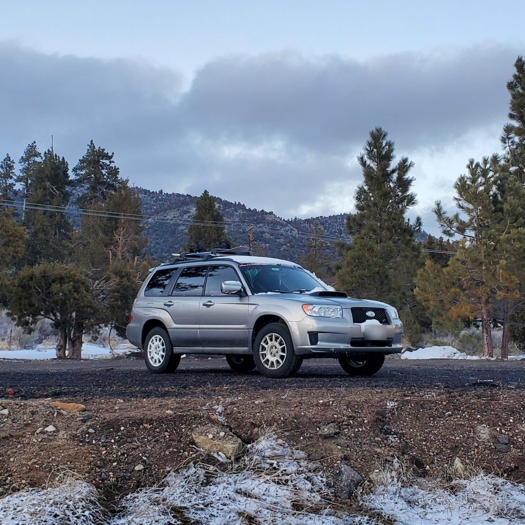 2007 subaru forester xt sports grey in snow