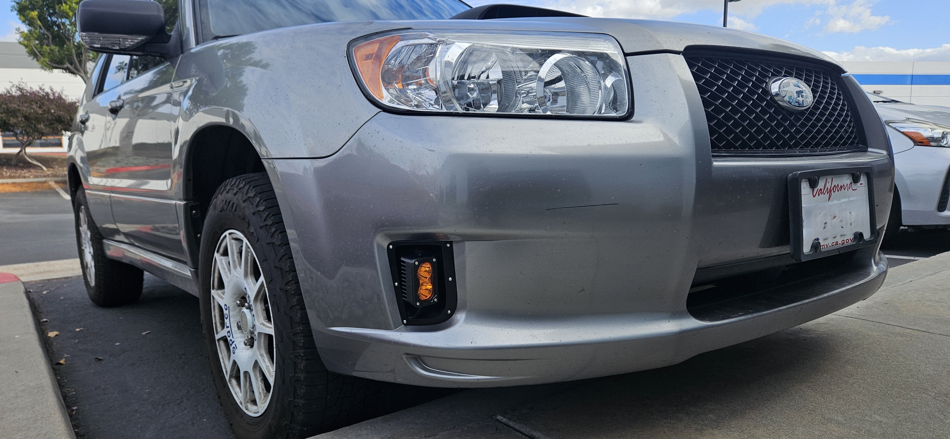 Front quarter view with SMITHtRONiC fog lights