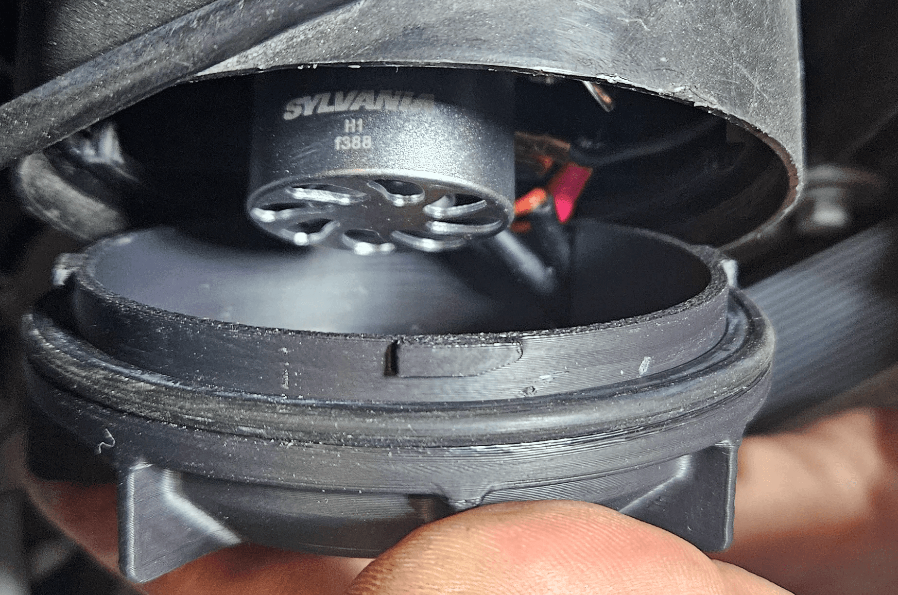 SMITHtRONiC vented headlight bulb cap CAD side