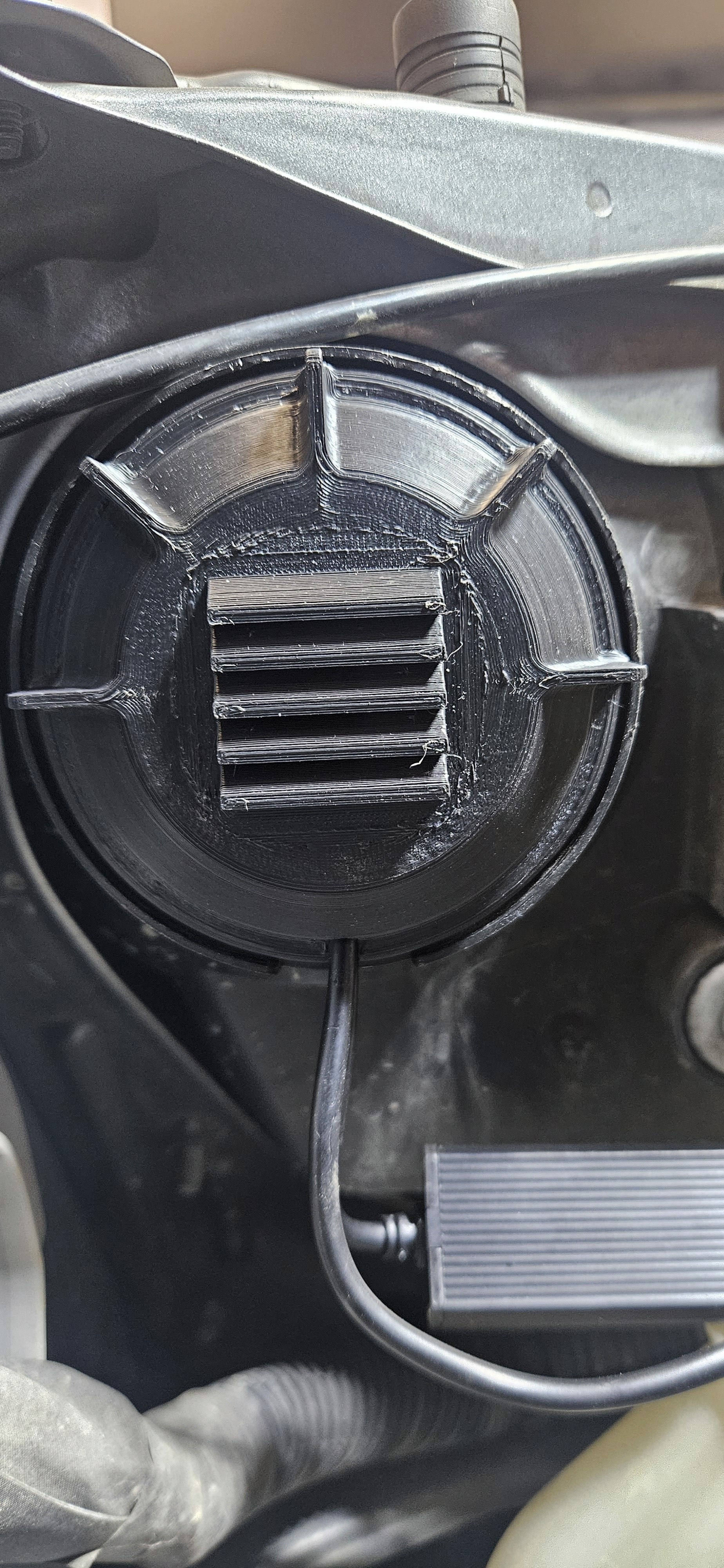 SMITHtRONiC vented headlight bulb caps